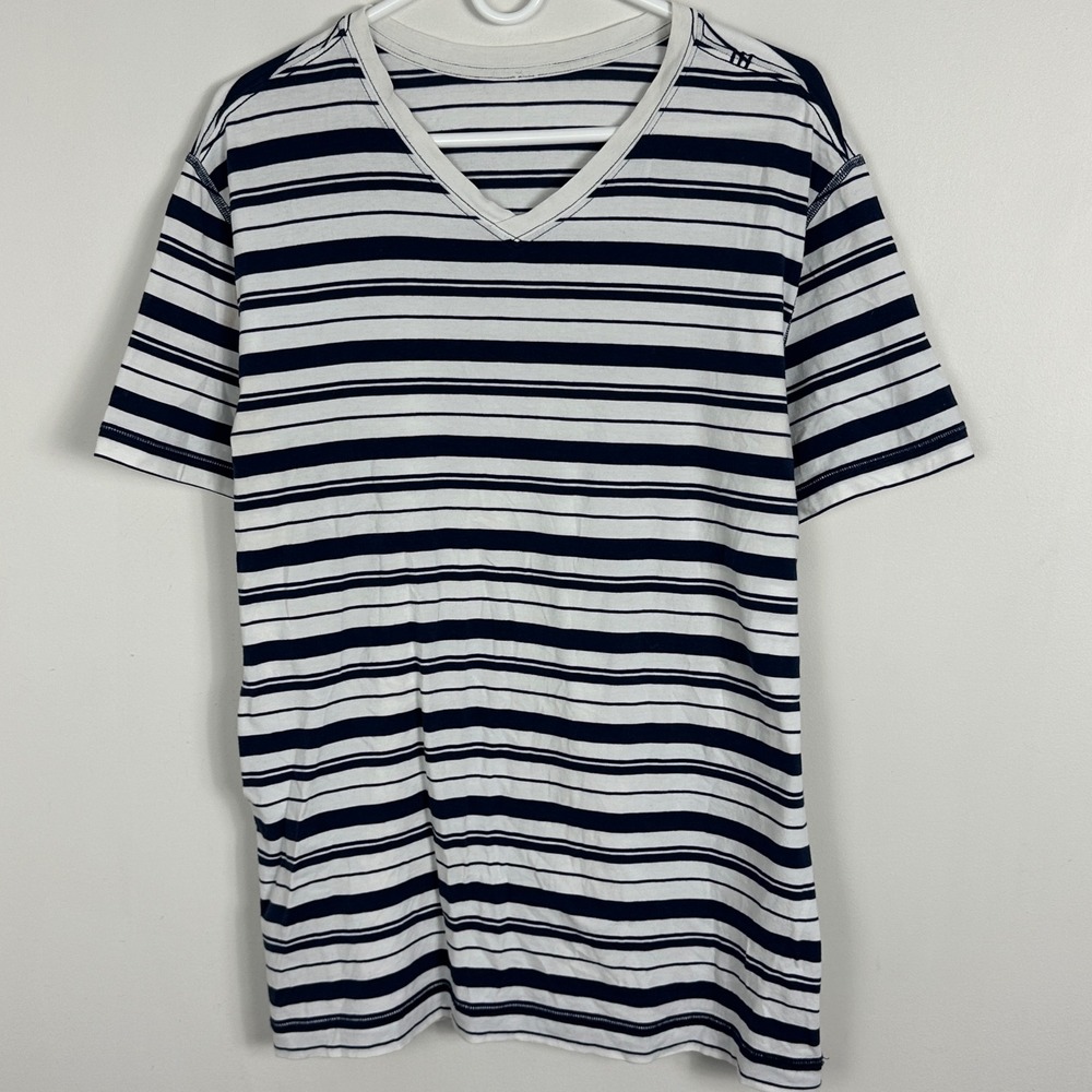 Lululemon 5 Year Basic Striped Blue White T-Shirt Mens Size XL V-Neck Tee Active